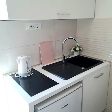 Regina Apartment *